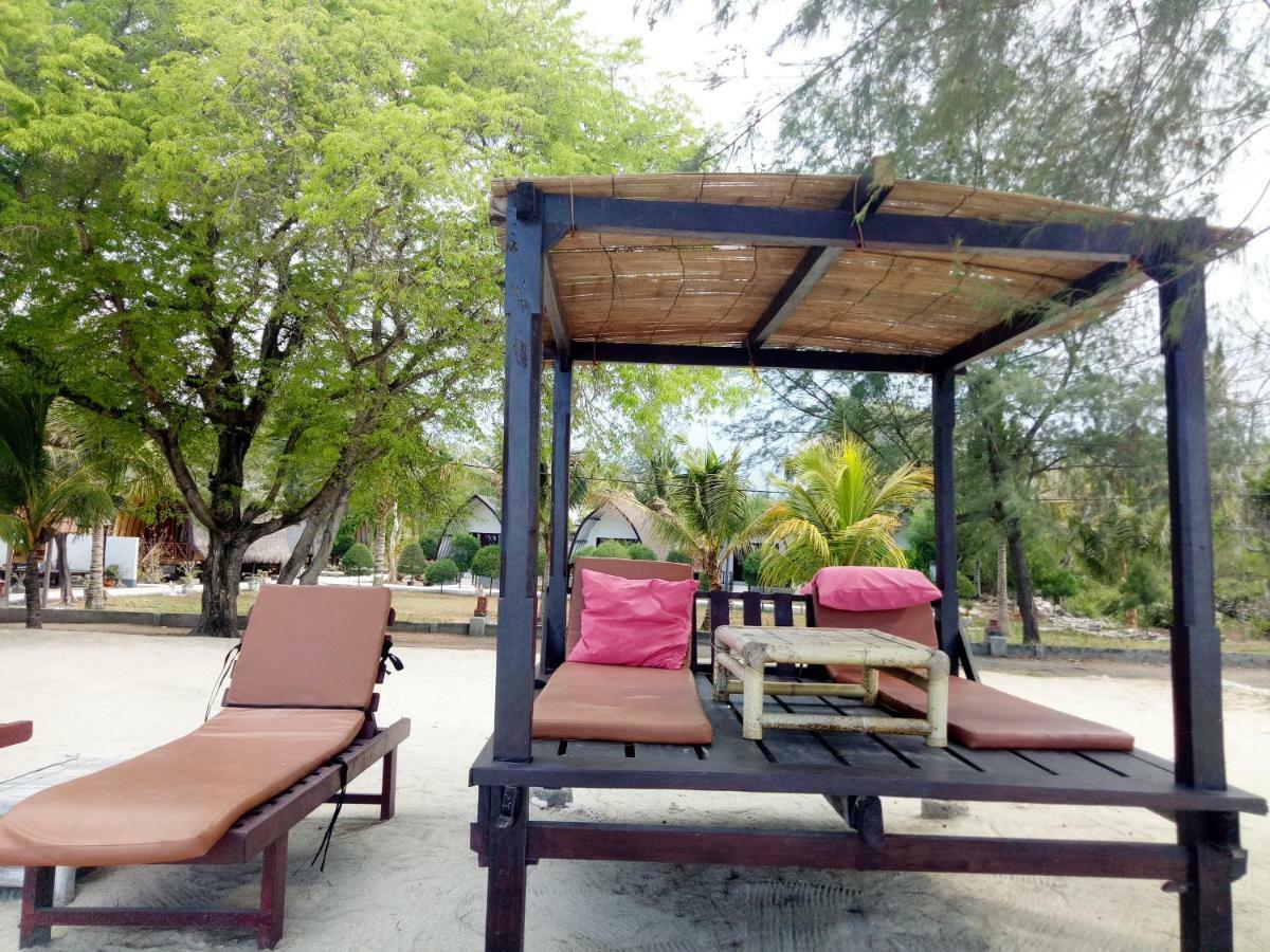 Nusa Indah Bungalows Gili Air Exterior foto